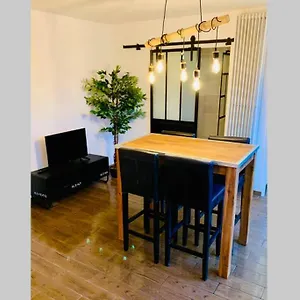 https://studio-centre-de-hyeres-pour-4-personnes-piscine-et-tennis.aixenprovencehotels.org