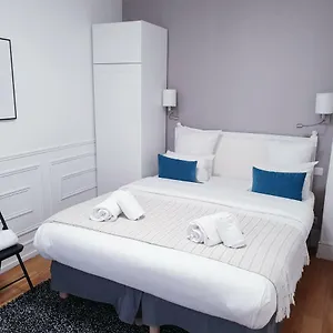 https://apartment-quartier-latin-monge.fr-paris.fr