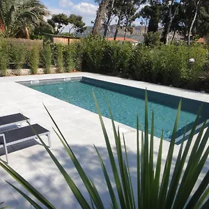 Holiday home - Maison Les Calanques - Piscine Chauffee A 30c, Cassis